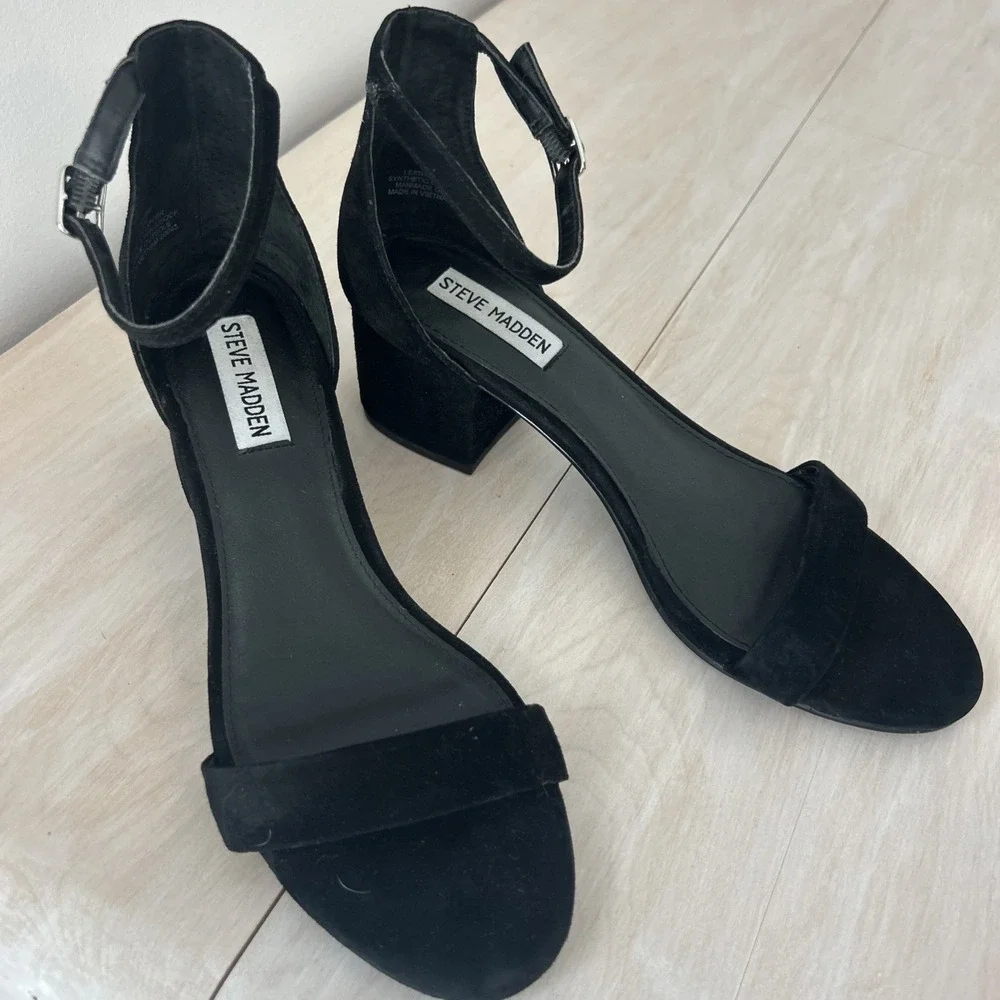 Steve Madden Black Suede Ankle Strap Block Heels Size 8.5‎